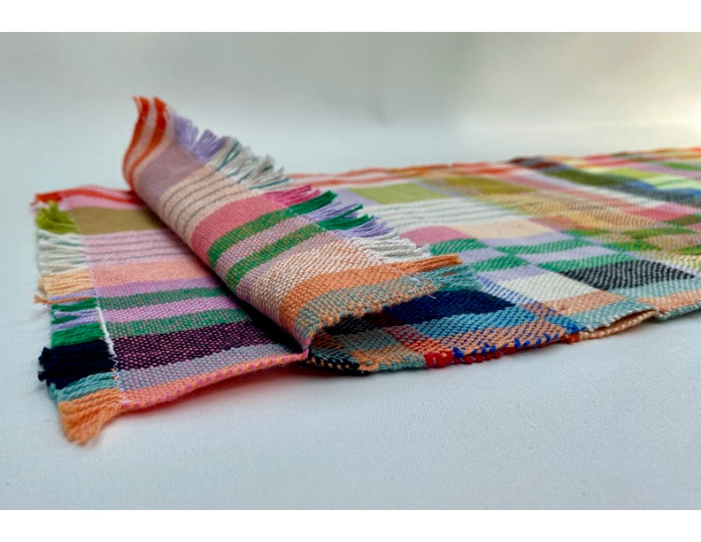 DOUBLE WEAVE: STRUCTURE, COMPLEXITY AND GRAPHIC DESIGN