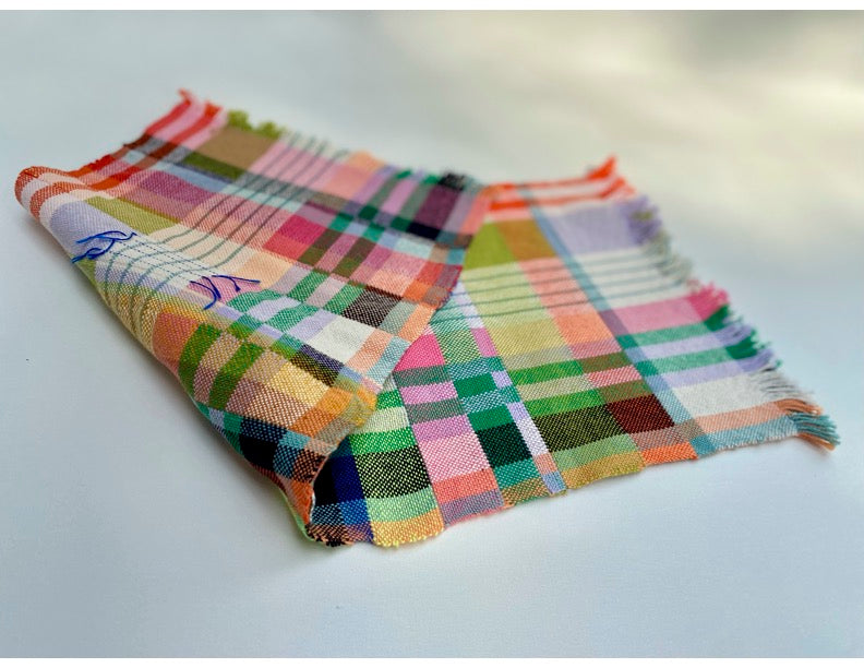 DOUBLE WEAVE: STRUCTURE, COMPLEXITY AND GRAPHIC DESIGN