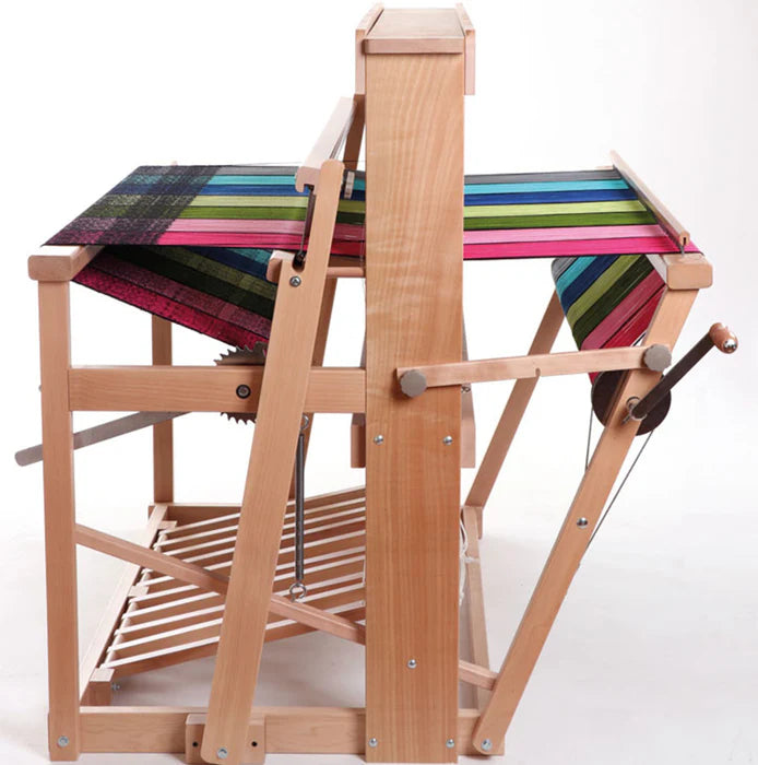 Métier à tisser de plancher 8 cadres Pas à la lève | Ashford