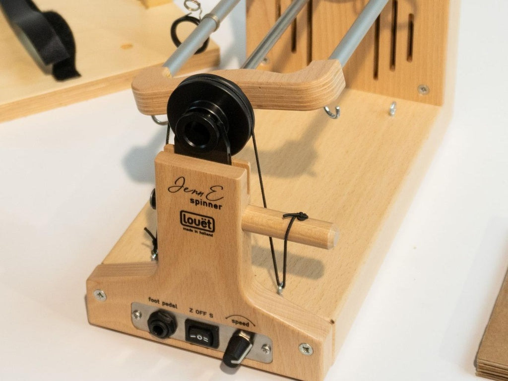 Louët Jenn-E electric spinning wheel